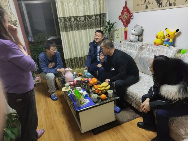 关爱员工冷暖 传递组织温情——电子游戏网页版-电子游戏（中国）
组织开展员工家访活动(图2)