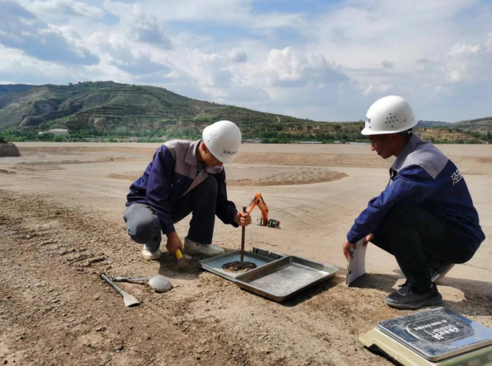 电子游戏网页版-电子游戏（中国）
泾东设计公司参与2022年全市水利工程质量抽检(图2)