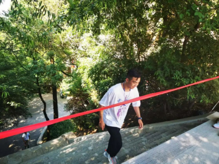 助力文旅市场 展示产投风采——电子游戏网页版-电子游戏（中国）
组织开展员工登山比赛活动(图8)
