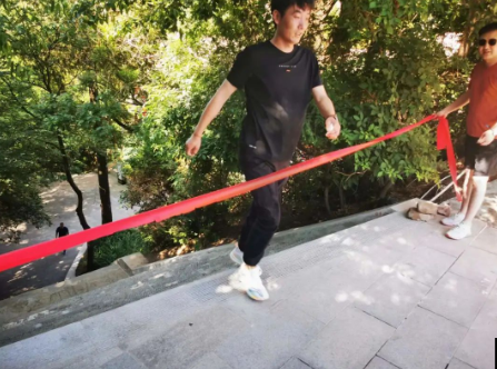 助力文旅市场 展示产投风采——电子游戏网页版-电子游戏（中国）
组织开展员工登山比赛活动(图9)