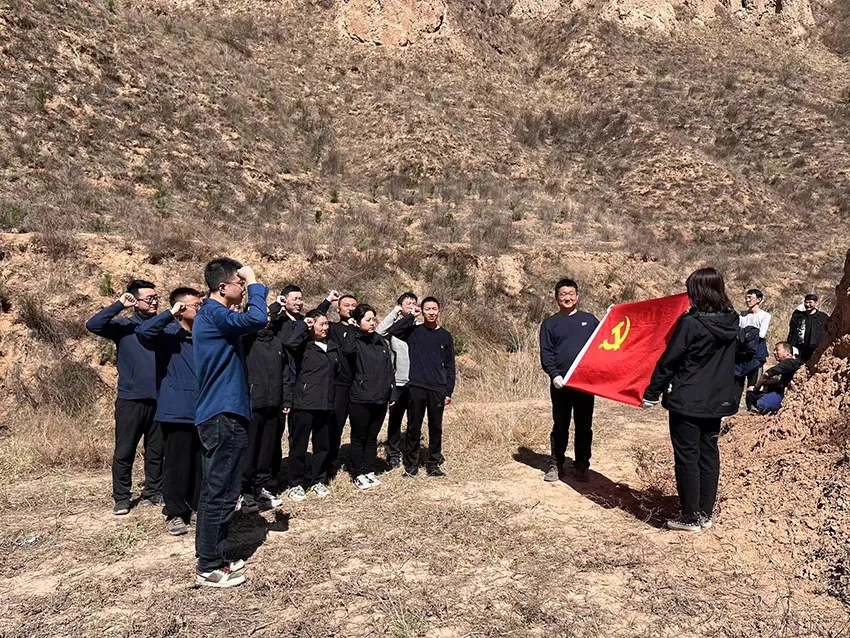 电子游戏网页版-电子游戏（中国）
开展义务植树活动(图3)